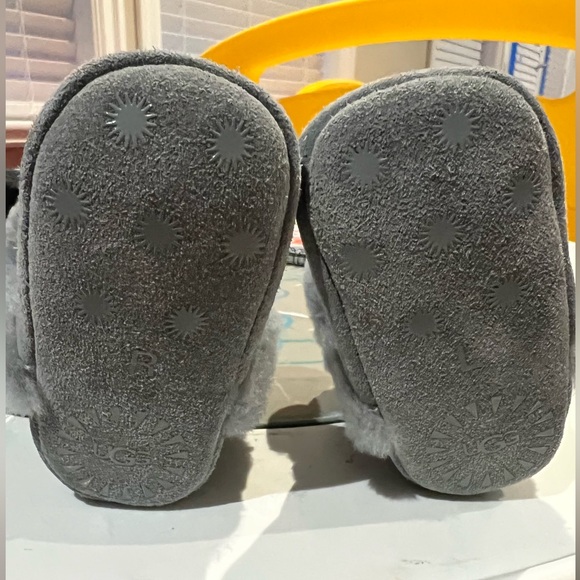 NWOT UGG Infant Lassen Slip-on - Picture 3 of 4